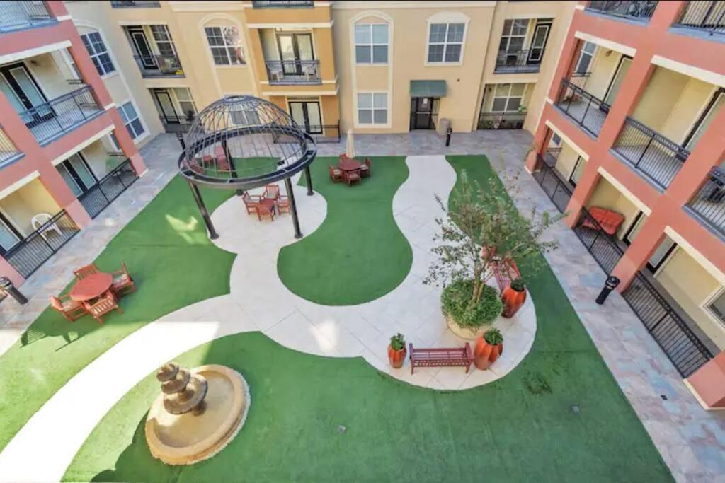 Modern Condo Near Texas Medical Center W Free Parking Houston Exterior foto